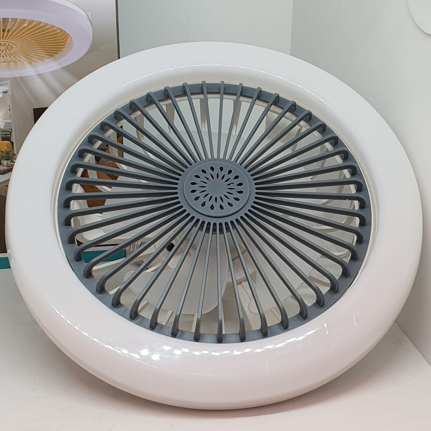 LÁMPARA LED DE TECHO CON VENTILADOR